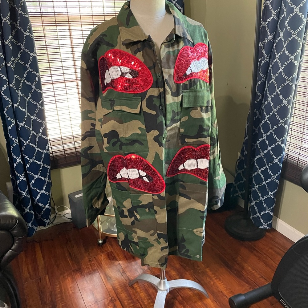 Plus Size Boutique Camo Jacket with sequin lips